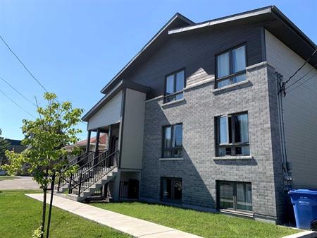 Logement 4 1/2 style condo à Repentigny