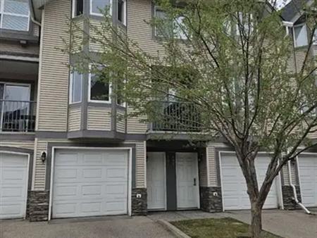 195 Cedarwood Lane SW | 195 Cedarwood Ln SW, Calgary