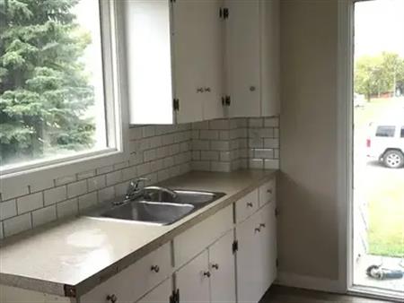 Killarney Community  - 3B1.5B - 2 storey w/ BSMT - new tile! new fence! | Edmonton