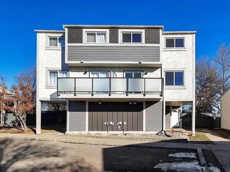 Beautiful 2-Bedroom Townhouse for Rent in Lymburn | 421 Willow Court NorthWest, Edmonton
