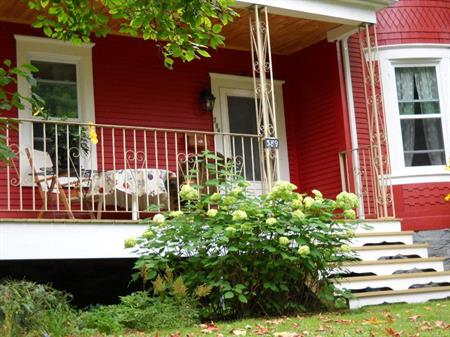 2e ÉTAGE D'UN DUPLEX DU VIEUX NORD