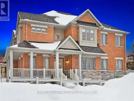 38 KEN SINCLAIR CRESCENT | 38 KEN SINCLAIR CRESCENT, Aurora