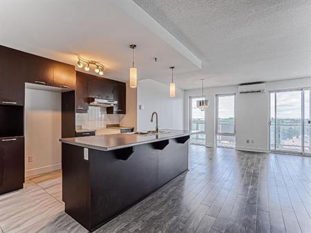 4 1/2 superbe Condo lumineux de 2 chambres situé à Laval des Rapides disponible à partir du 1er juillet 2025
