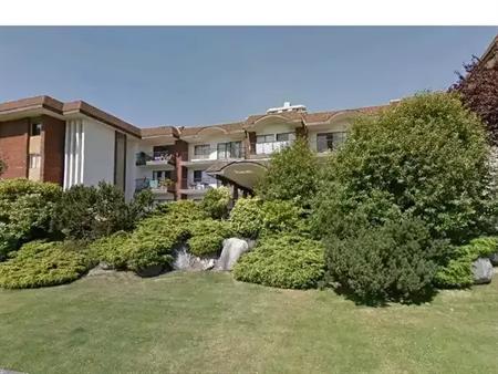 The Lexington Updated One Bedroom in Lower Lonsdale - Large Private Patio | 136 5th Street East, North Vancouver