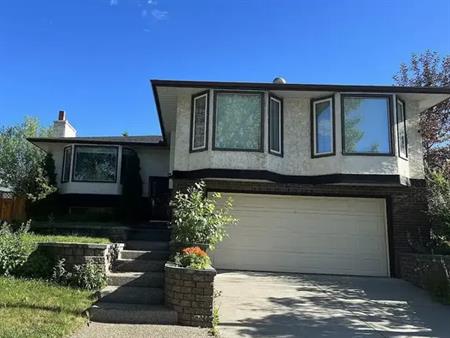 Beautiful House in Silver Springs | Calgary