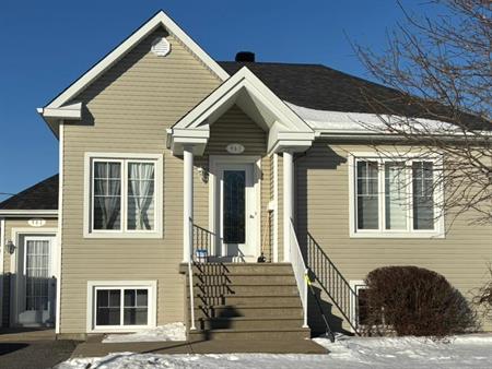 4 1/2 maison haut de duplex