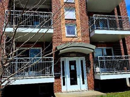 Appartement sur 2 étages de 3 chambres à coucher, disponible à partir de 1 juillet Situé dans le quartier très en demande, Ma