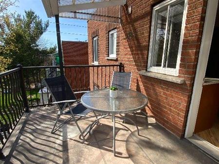 locateur **À louer : Appartement 4 ½ avec grande terrasse à Rosemont, Montréal**