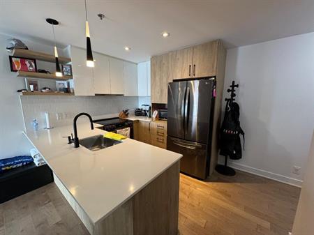 4 1/2 - 1750$/mois - 2 chambres - DISPONIBLE 1ER JUILLET - garage + électros - unité de coin - St-Léonard