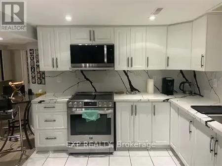LOWER - 8 CLUETT DRIVE | LOWER - 8 CLUETT DRIVE, Ajax