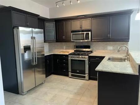 Spacious & Bright 2 bed + den 2 bath condo*Den is a Beautiful Office*Adult Only! | 10303 111 Street NW, Edmonton