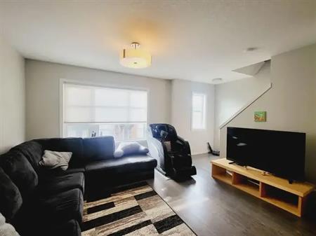 Nice, Pet Friendly 3-Bedroom Townhome in Evanston NW | Calgary