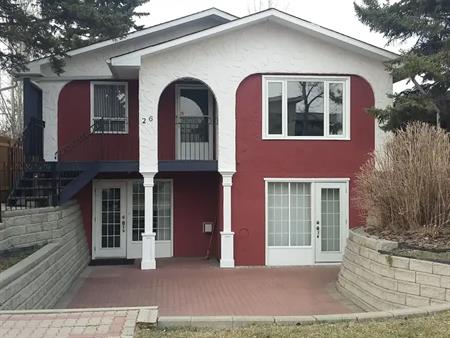 CLOSE TO DT WELL KEPT 3BR MAIN QUIET LOC. PRIVATE FENCED YARD WITH PATIO | Calgary