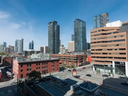 Executive Furnished Castello 2 bedroom/2 bathroom condo | 530 12 Ave SW, Calgary