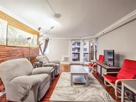 Condo moderne 9e étage vue imprenable sur l'eau à louer Pierrefonds Montréal - appartement / logement