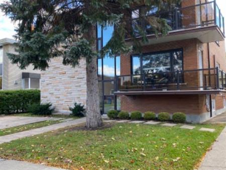6 1/2 de 3 chambres à louer Vieux Longueuil