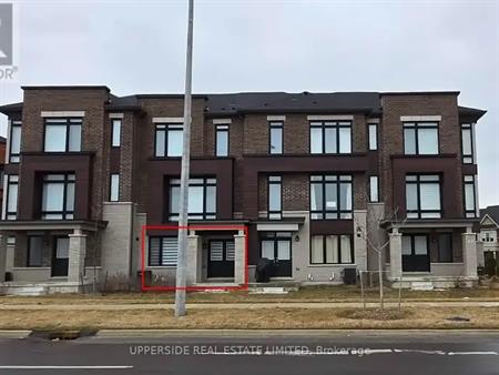 11 HOLYROOD CRESCENT | 11 HOLYROOD CRESCENT, Vaughan