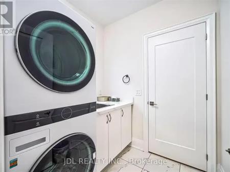 ROOM E - 133 HILLSVIEW DRIVE | ROOM E - 133 HILLSVIEW DRIVE, Richmond Hill