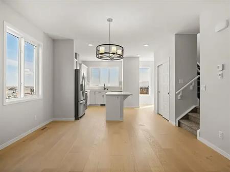 Glacier Ridge - 4 Bed+Bonus Room, House Main Floor | 56 Edith Mews Northwest, Calgary