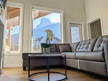 Luxurious Fully Furnished 3B/2BA Townhome in Three Sisters w/ EV Charger | 301C - 209 Stewart Creek Rise, Canmore