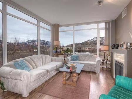 Waterscapes Skye Tower Corner Unit! | 1075 Sunset Drive, Kelowna