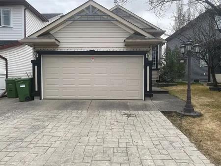 Beautiful House for rent in Somerset | 688 Somerset Drive Southwest, Calgary