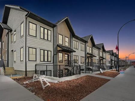 Stunning 2-Bedroom Bungalow Townhouse FOR RENT - Move in July 1 | 64 - 64 Livingston Parade Northeast, Calgary