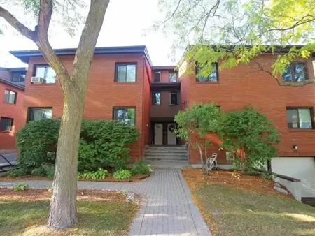 37 Robinson Ave Unit F | 37 Robinson Ave, Ottawa