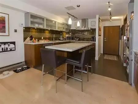 The Beachcomber Kits Spacious Home! | 1512 Yew Street, Vancouver