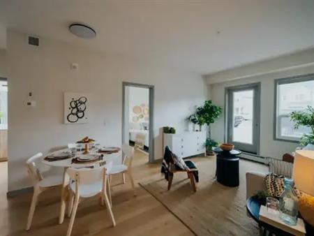 Jovie Apartments | 245/255 Carrington Plaza NW, Calgary