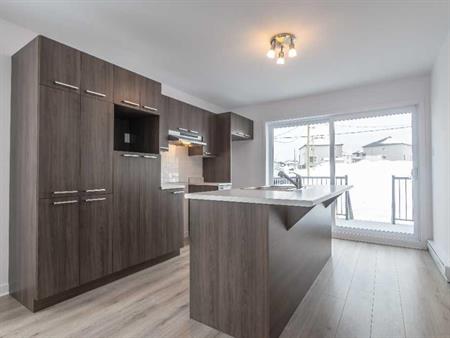 Logement 5 1/2 - 1er novembre - Saint-Jérôme