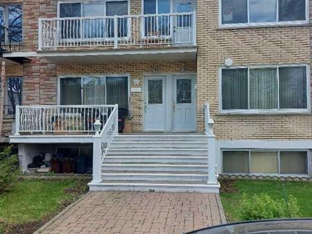 Haut duplex 5 1/2 à louer