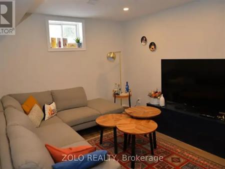 LOWER - 32 AMBERVIEW DRIVE | LOWER - 32 AMBERVIEW DRIVE, Georgina