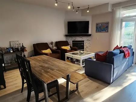 Beautiful 1 Bedroom 1.5 Bathroom Condo on Shaganappi Golf Course | 4303 - 24 Hemlock Crescent SW, Calgary