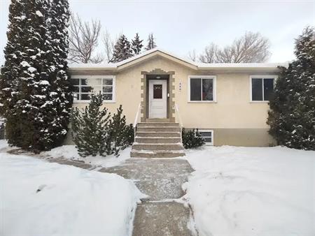 Cozy 3 bedrooms in Mount Pleasant - Main Floor | 908 17 Avenue Northwest, Calgary
