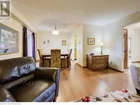 43 HOLM Street Unit# Upper | 43 HOLM Street Unit# Upper, Cambridge