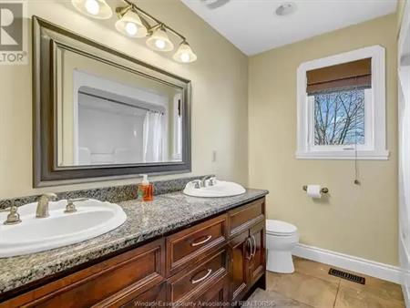 425 COUNTRY CLUB DRIVE | 425 COUNTRY CLUB DRIVE, Windsor