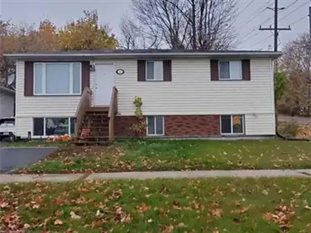 2 CHRISTINE PLACE | 2 CHRISTINE PLACE, Orillia