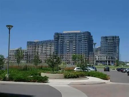 Circa Tower I - 33 Cox #11190 | 33 Cox Boulevard, Markham