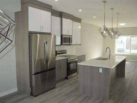 3 Bedroom 2.5 Bathroom - Townhouse | 810 - Red Sky Terrace NE, Calgary