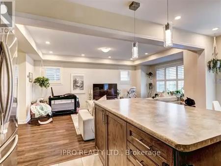 682 LAKING TERRACE | 682 LAKING Terrace, Milton