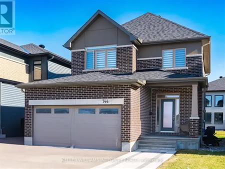 744 COPE DRIVE | 744 COPE DRIVE, Ottawa