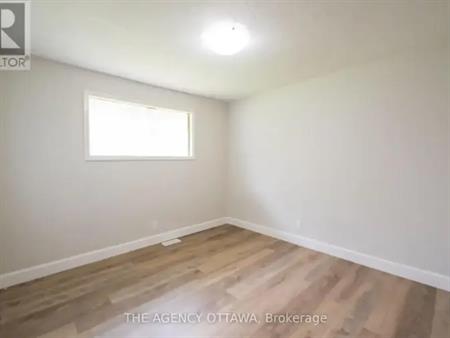 15 CHERRY DRIVE | 15 CHERRY DRIVE, Ottawa
