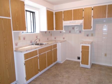 3 1/2 Sous Sol *** $1100 *** Ahuntsic