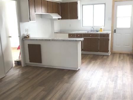 Beau 4 1/2 Lumineux Dans Petit Immeuble
