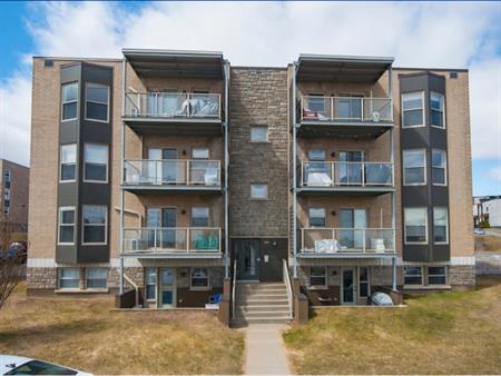 Beau CONDO 4 1/2 à Louer BEAUPORT