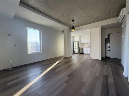 Villeray- Condo 3 1/2 Avec Wifi+Électros