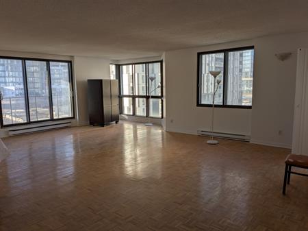 Downtown - 2 Bed 2 Bath With GARAGE