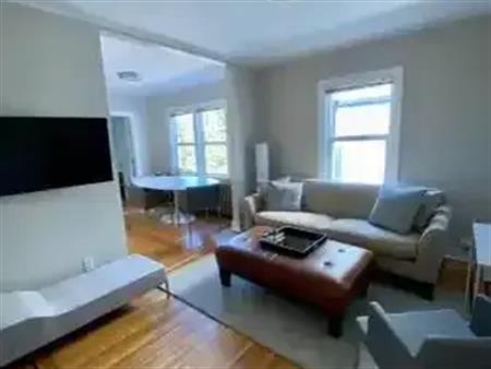 2br - FULLY FURNISHED, FLEXIBLE MOVE IN DATE - NEAR VGH | 1045 West 11th Avenue, North Vancouver