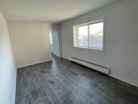 3.5 Apartment For June 2025 - A louer • For Rent